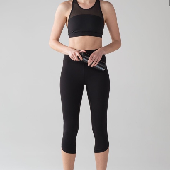 LULULEMON Revitalize Crop (21") *Black* - Picture 4 of 12